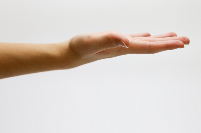 Feeling Numbness in Your Fingers: Here's What it Could Mean