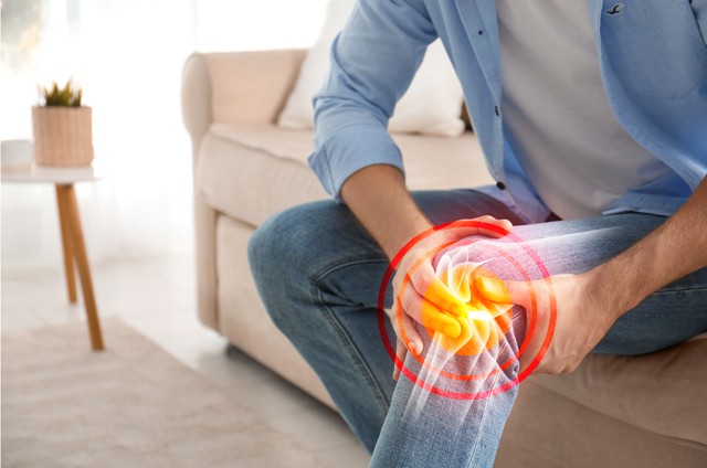 Know About Knee Bursitis: Symptoms, Treatment, and Causes